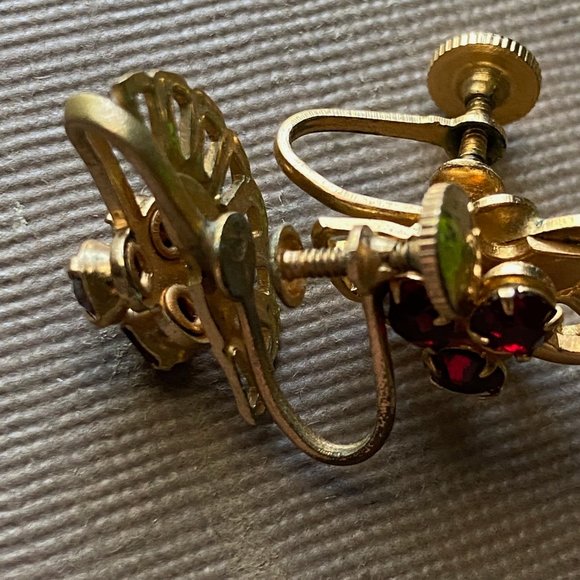 Red Ruby Gold Half Fan Screw Back Clip-On Vintage Earrings - Picture 3 of 6